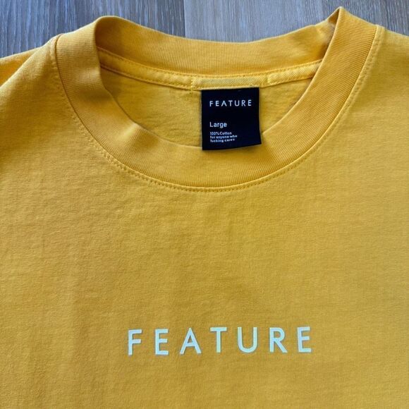 Feature Men’s Large Classic Logo Yellow Streetwear T-Shirt Short Sleeve - Picture 2 of 3